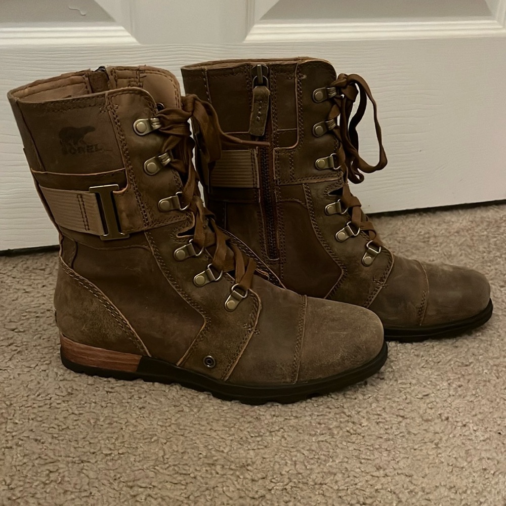 Sorel Emelie combat boots